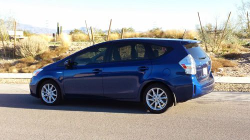 2012 prius v dynamic radar cruise ,self park,panoramic roof,rims,gps,led