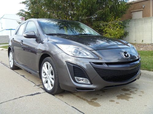 2010 mazda 3 hatchback w/leather low miles