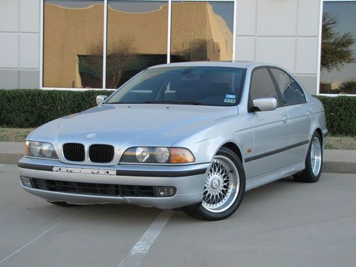 2000 bmw 528i sedan 2.8l i6 | cd changer | 17" rims | m package | no reserve !!!