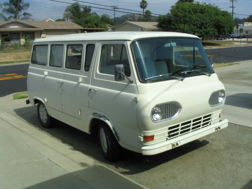 Ford falcon 1/2 ton station bus