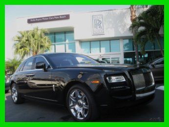 10 diamond black rr sedan *panoramic sunroof *navigation *side camera *low miles