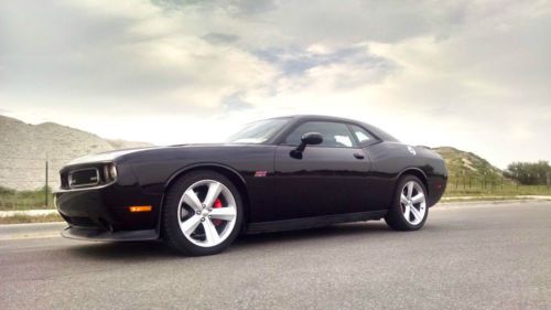 2012 dodge challenger srt8 hemi 392 6-speed manual