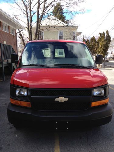 2009 chevrolet express 2500 base standard cargo van 4-door 6.0l