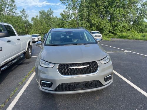 2022 chrysler pacifica limited