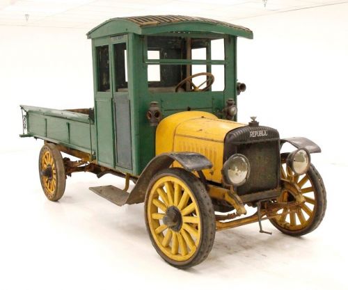 1915 republic truck 2 ton