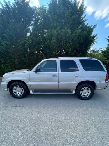 2004 cadillac escalade luxury