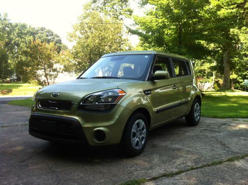 2013 kia soul base hatchback 4-door 1.6l