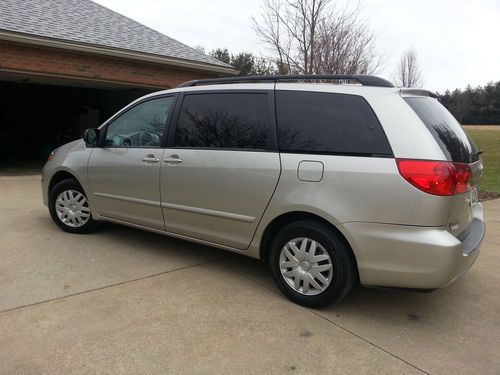 2008 toyota sienna le mini passenger van 5-door 3.5l