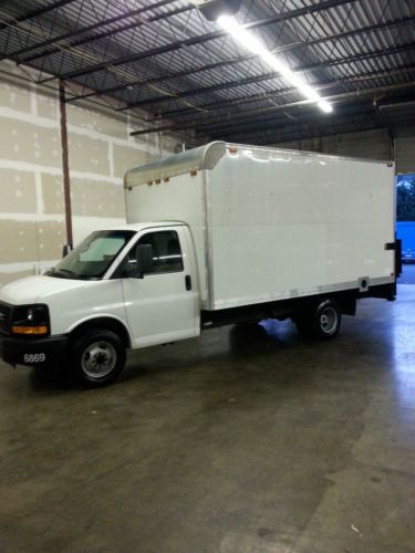 2006 gmc savana box truck