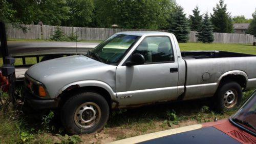 1997 s-10 with snow plow 6 cyl  4.3 ltr 4 x 4