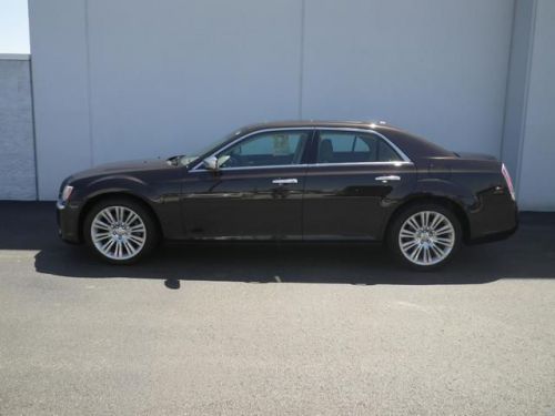 2012 chrysler 300c luxury series