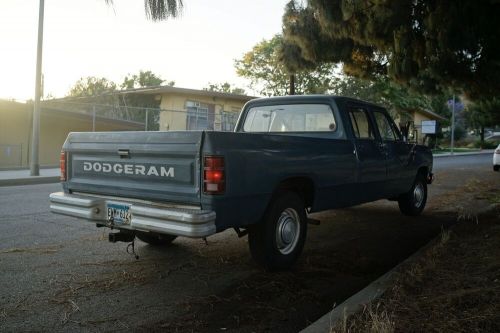 1985 dodge ramcharger d300