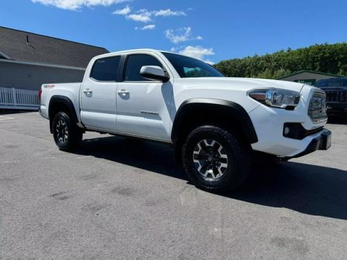 2017 toyota tacoma trd off-road pickup 4d 5 ft