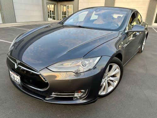 2015 tesla model s ....free lifetime supercharging....super clean !