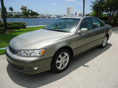 Florida 00 es300 sedan 24,927 orig documented low miles cd changer no reserve !!