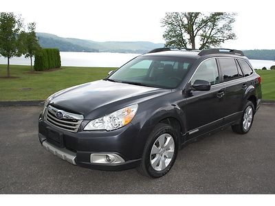 2011 subaru outback limited 2.5i 4x4 harmon kardon heated leather 1 owner nice !