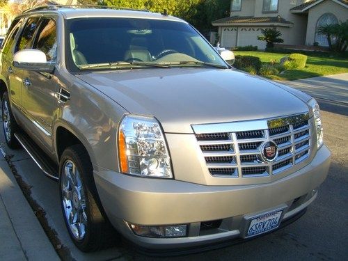 2007 cadillac escalade low miles 64k sport utility silver under factory warranty