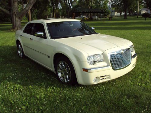 2006 chrysler 300c **rebuilt title / low miles**