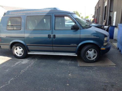 Chevy astro gladiator handicap access van / chair lift - nice, no reserve