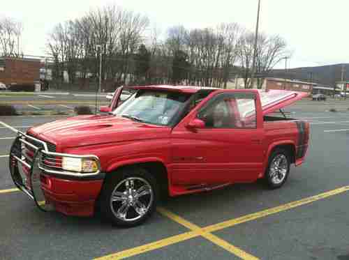 sell-used-red-color-dodge-in-reading-pennsylvania-united-states-for