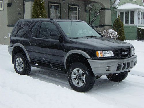 2001 isuzu rodeo sport rare 2 door 4x4 crossover suv - automatic transmission