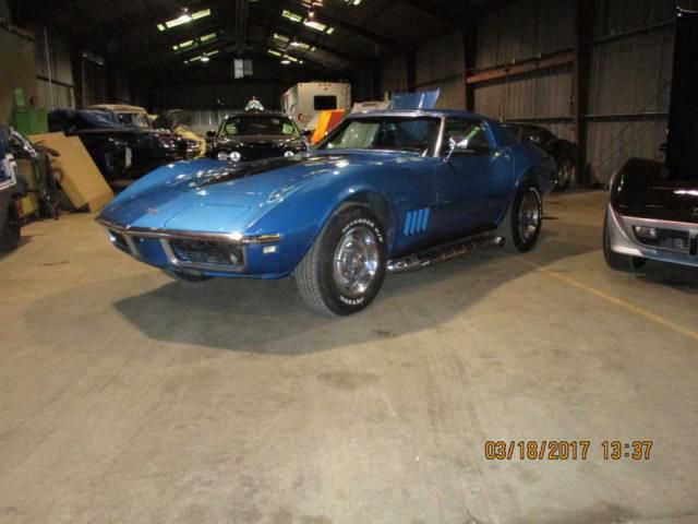 1968 chevrolet corvette deluxe