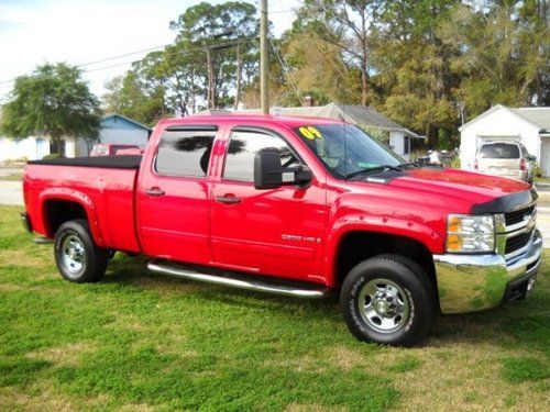 Only 17k miles! beatuiful 2009 chevrolet silverado crew cab 2500 hd!