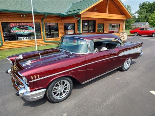 1957 chevrolet 2 door hardtop 2 door