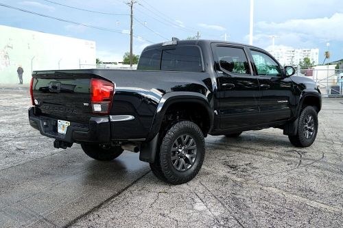 2021 toyota tacoma * sr5 double cab w/ low miles * free delivery!