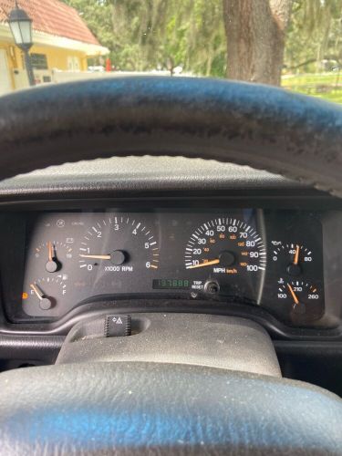 2000 jeep cherokee sport