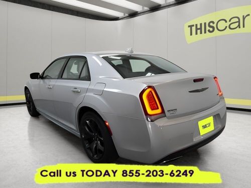 2022 chrysler 300 series touring l