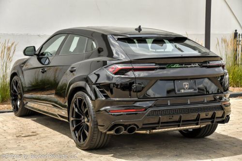 2023 lamborghini urus s