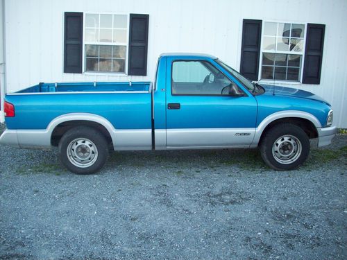 1994 chevrolet s10 ls standard cab pickup 2-door 4.3l v6