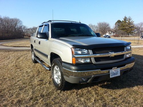 2004 chevrolet avalanche 1500 z71 crew cab pickup 4-door 5.3l low miles!