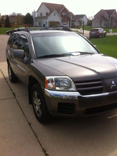 2005 mitsubishi endeavor xls sport utility 4-door 3.8l low miles 69k