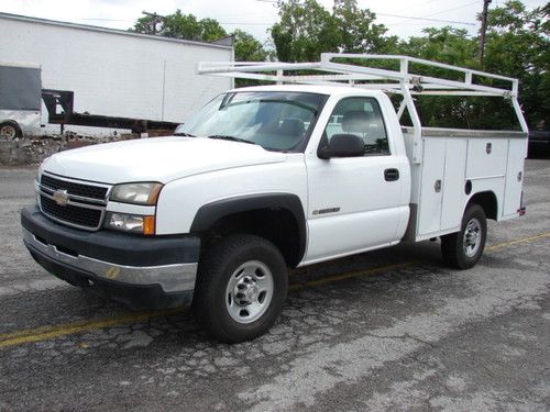 Superb harbor utility box with ladder rack 6.0 vortec gas auto 76k extra clean !