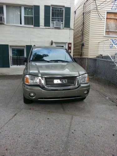 2004 gmc envoy gold gray