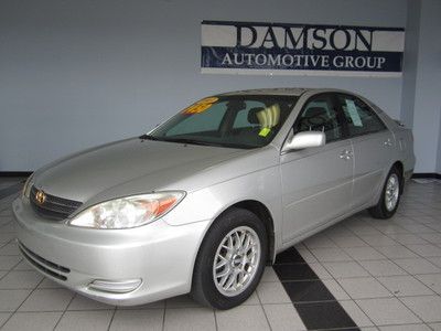 2003 toyota camry 4dr sdn le