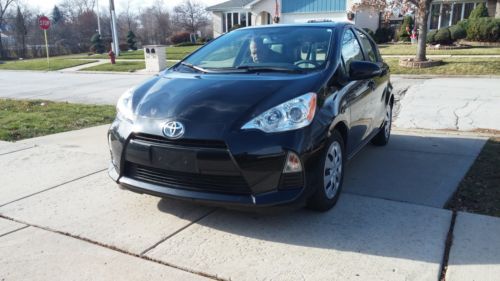 2012 toyota prius c base hatchback 4-door 1.5l