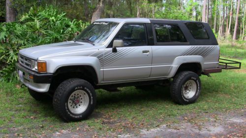 1988 toyota 4runner sr5. 5.0 / 302 conversion. very clean