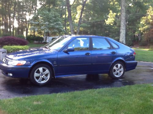 2002 saab 9-3 hatchback   only 90k miles!!!!!!