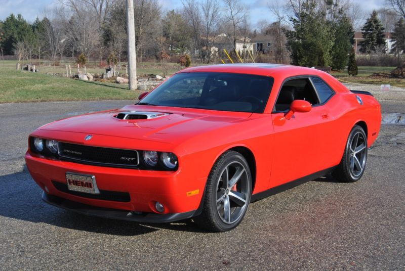 2009 dodge challenger srt