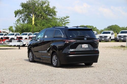 2023 toyota sienna xle