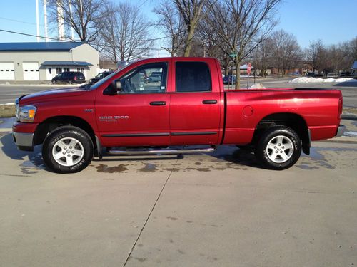 2006 dodge ram 1500 slt 4x4, red pearl coat, big horn towing package, bed liner.