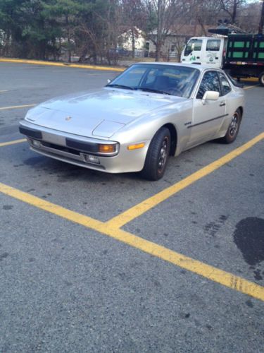 1987 porsche 944 2.5l runs fine clean new parts no reserve