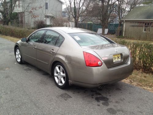 2005 nissan maxima se sedan 4-door 3.5l