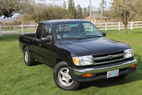 1998 toyota tacoma 2wd xtracab, low miles, excellent condition
