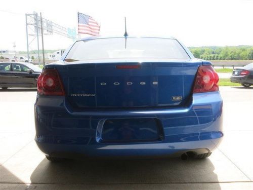 2012 dodge avenger se