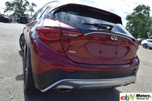 2017 infiniti qx30 awd 2.0t premium-edition(nicely optioned)
