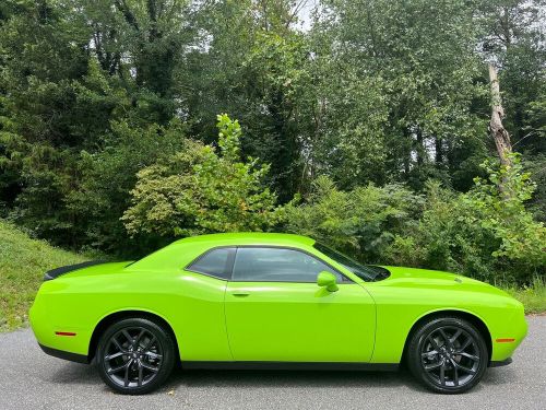 2023 dodge challenger sxt